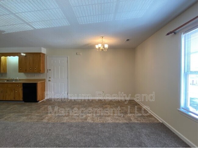 Building Photo - 3874 Northeast Dr
