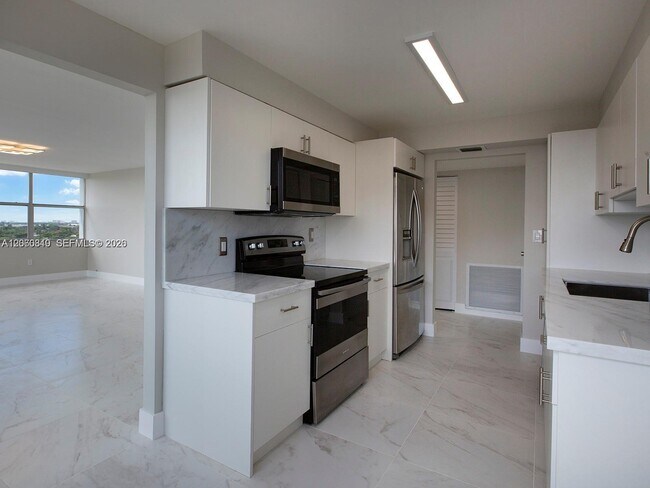 Foto del edificio - 1200 NE Miami Gardens Dr