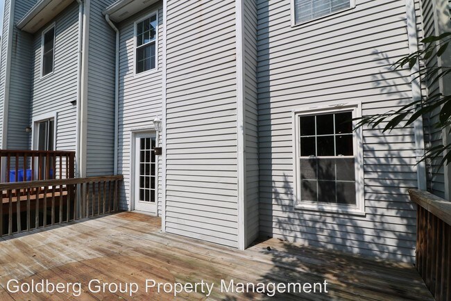 Building Photo - 18323 Hallmark Ct