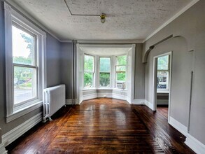 Building Photo - 1048 Walnut St