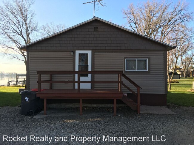 Building Photo - 1 br, 1 bath House - W7917 High Ridge Road