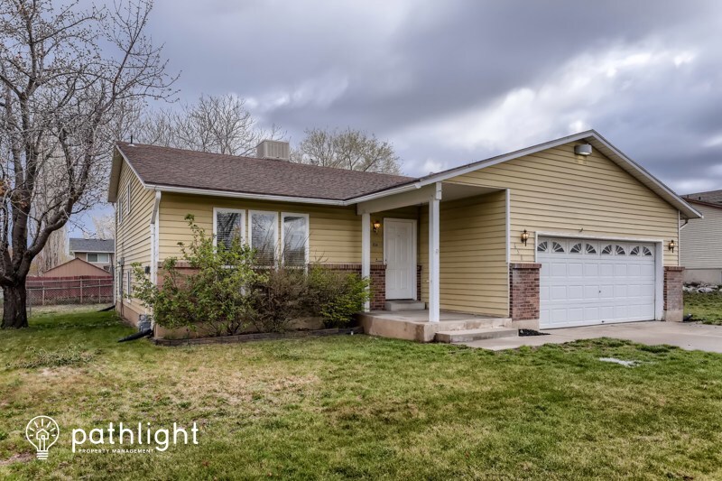 Primary Photo - 658 W 1520 N