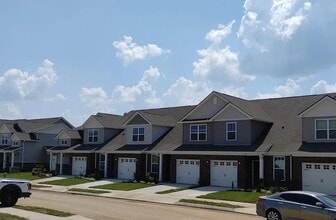 Building Photo - 691 Birdie Dr