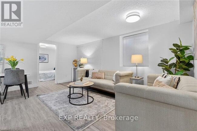 Photo du bâtiment - 146 Appalachian Crescent