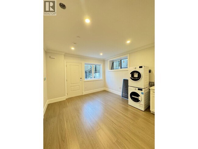Building Photo - 3814 W 17th Ave