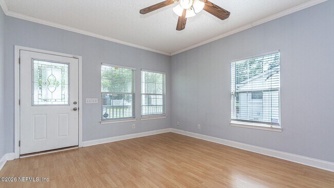 Foto del edificio - 3237 Mayflower St