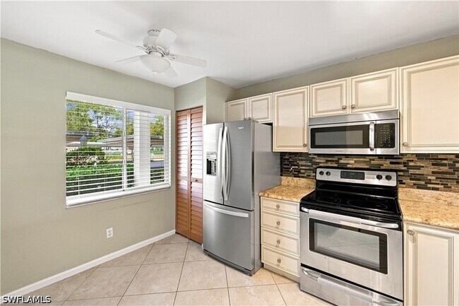 Building Photo - 5980 Amherst Dr
