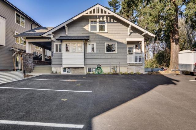 Building Photo - 4 bedroom in Tacoma WA 98406