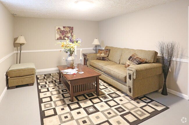 2HAB, 1BA - 850 ft² - Sótano - Beechmont Townhomes