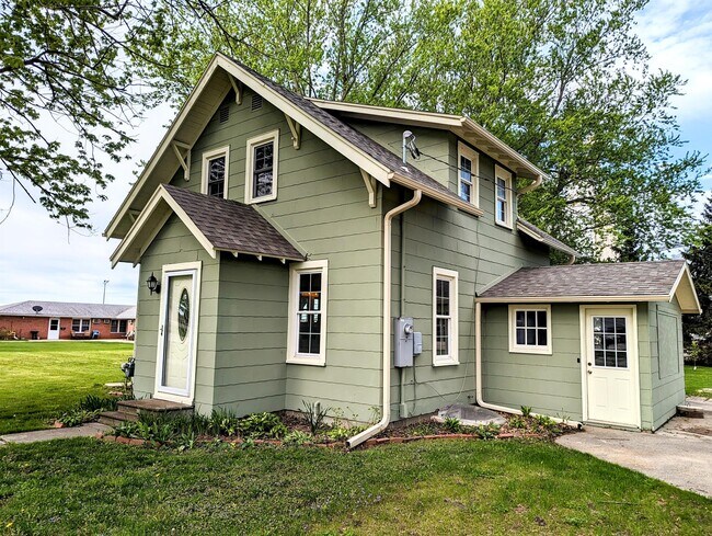 Foto del edificio - 604 8th Ave