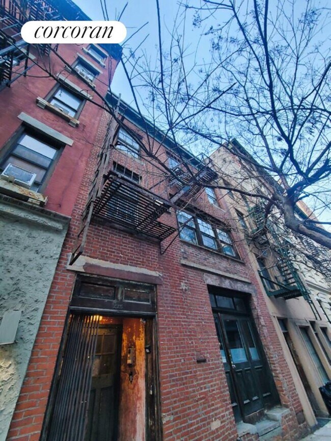 Foto del edificio - 225 E 21st St