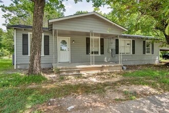 Building Photo - 1477 W Austin St