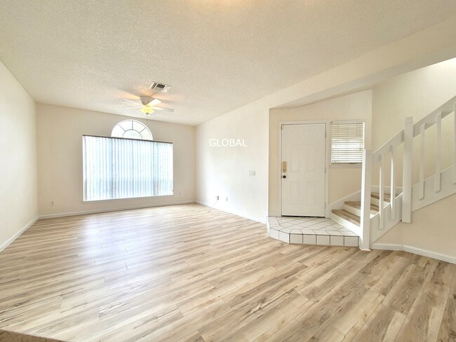 Building Photo - Spacious 3-Bedroom Townhome within the Lak...