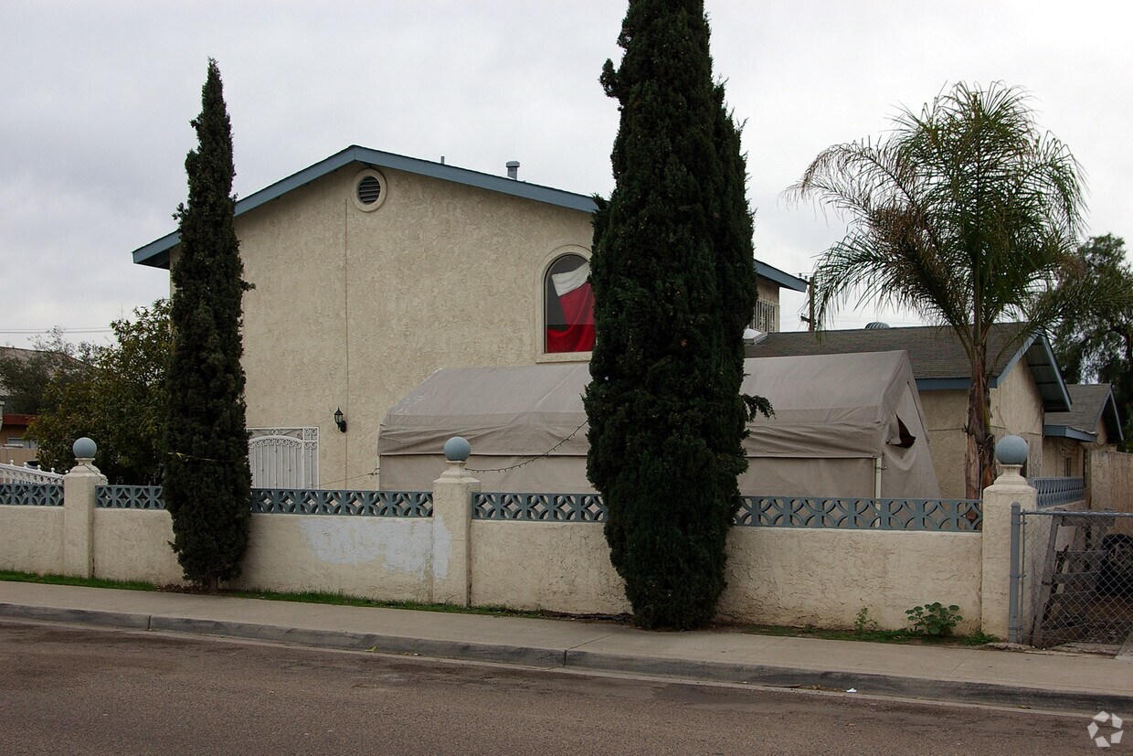 Building Photo - 388 Zenith St