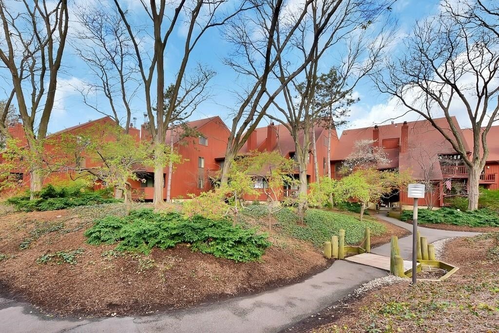 Primary Photo - 600 Sanderling Ct