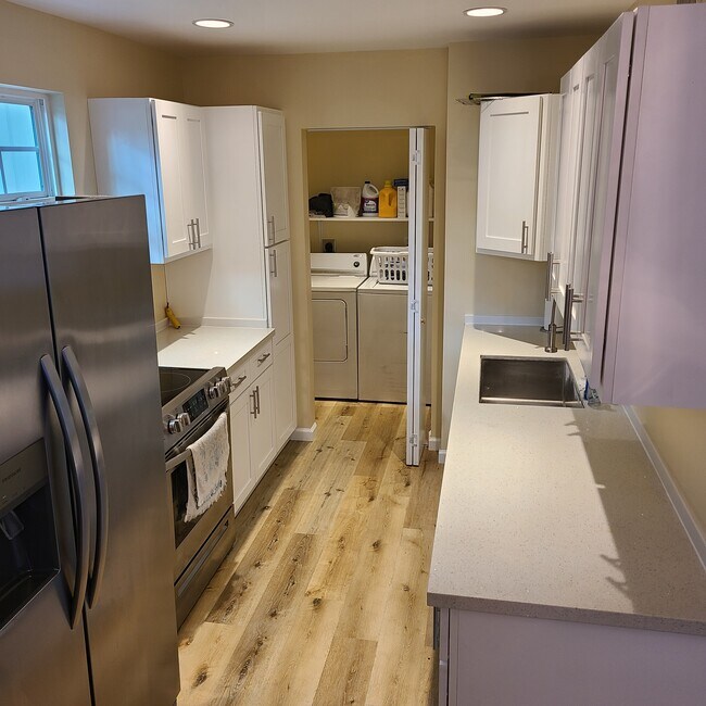 Kitchen 4 - 9623 Irby St