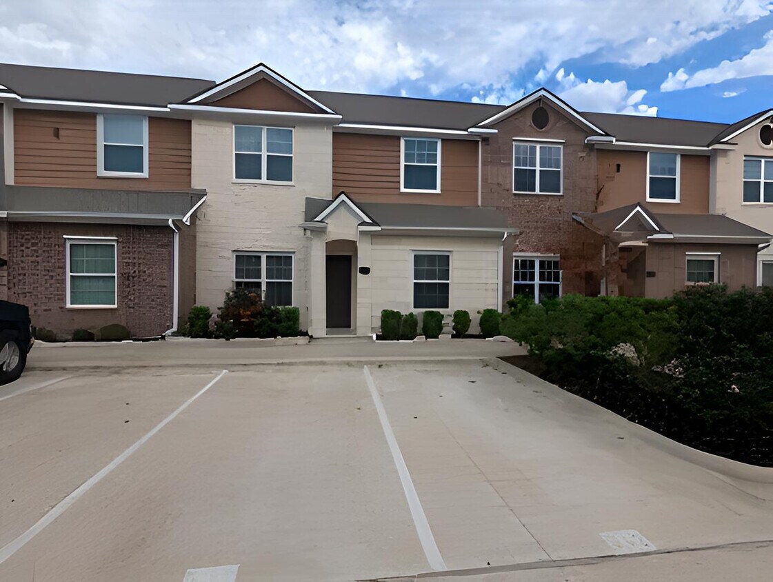 Foto principal - 301 Southwest Pkwy