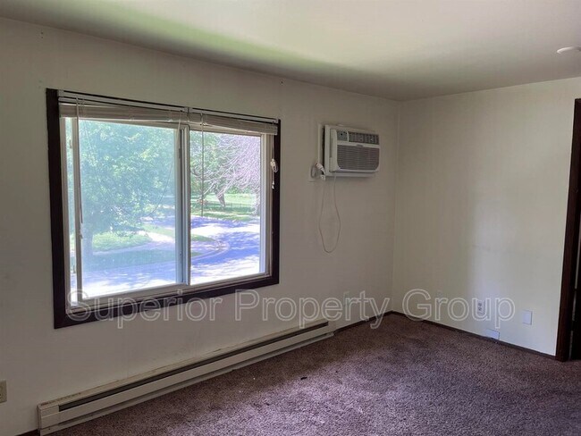 Foto del edificio - 714 N Oak St