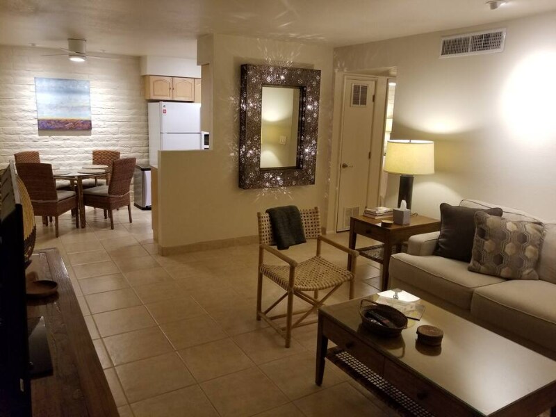 Foto principal - 2413 N Loretta Dr