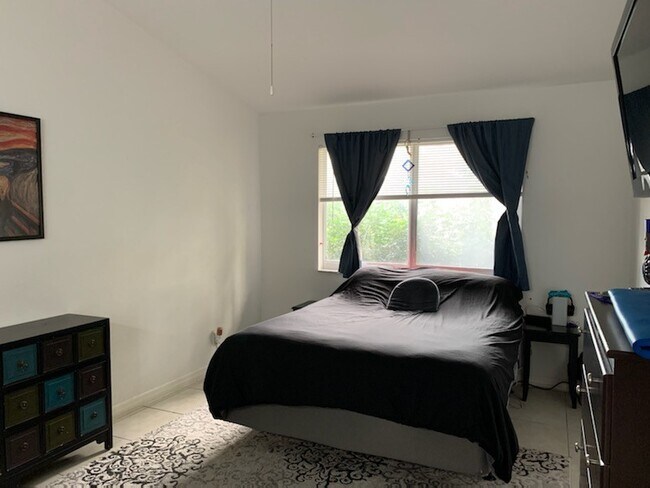 Foto del edificio - 2242 Thomas St