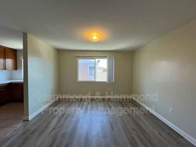 Foto del edificio - 6916 Agnes Ave