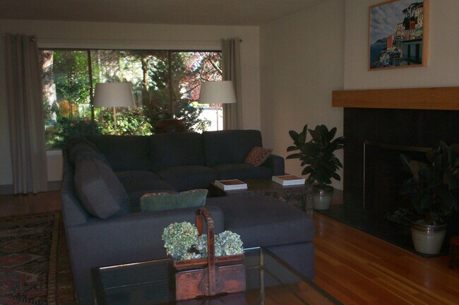 Foto del edificio - 1448 Greentree Cir