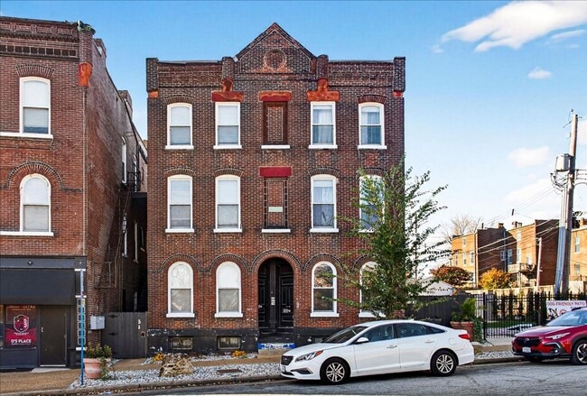 Building Photo - Soulard First Fleur