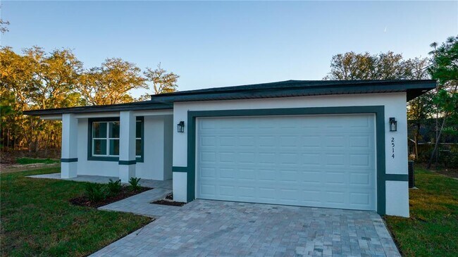 Building Photo - 10034 N Darwin Way