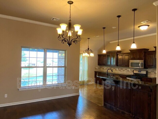 Building Photo - 10720 Masters Cir
