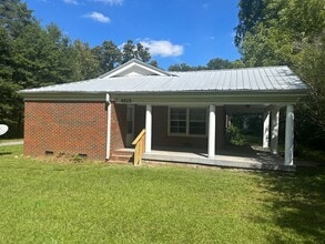 Building Photo - 4515 Skyline Dr