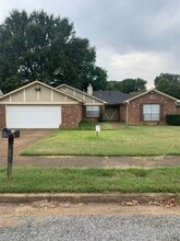 Building Photo - 3381 Cristil St