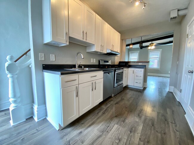 Foto del edificio - 2335 Sarah St