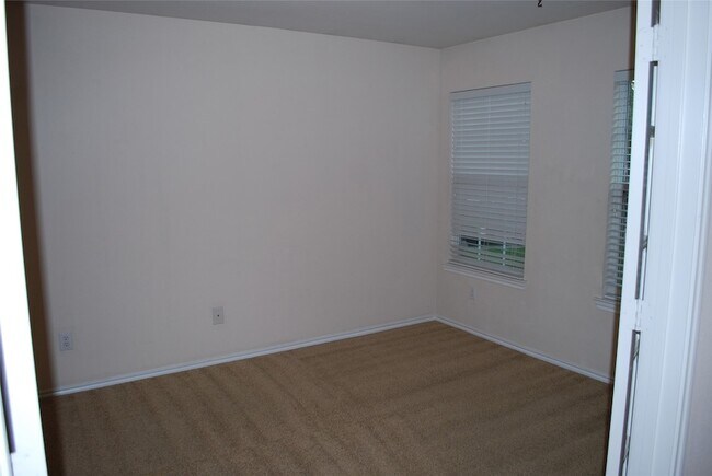 Foto del edificio - 4713 Fox Sedge Ln