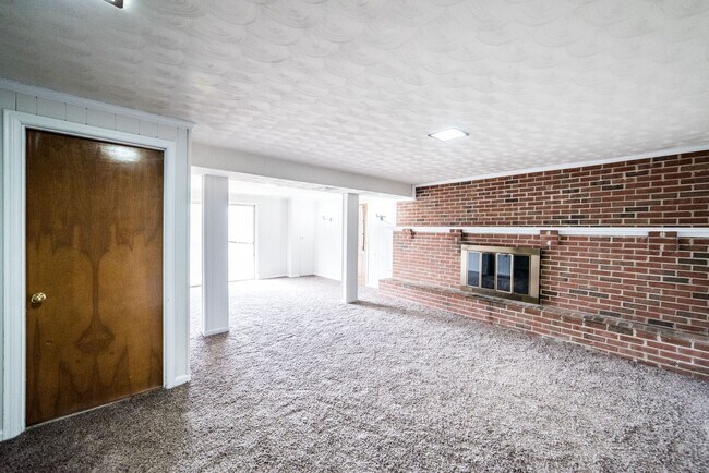 Foto del edificio - 4 Bedroom || 3 Bathroom Home with Finished Basement