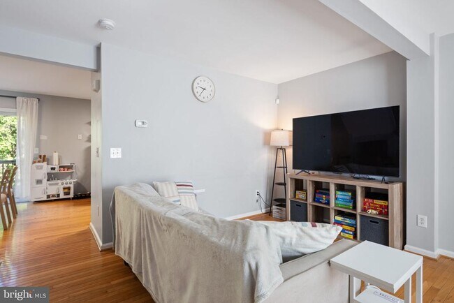 Foto del edificio - 5964 Edgehill Ct