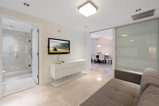 Foto del edificio - 16901 Collins Ave