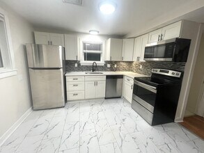Building Photo - 219 Onset Ave