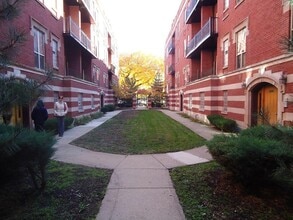 Building Photo - 5146 S King Dr