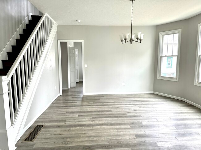 Dining Room - 128 Edgington Ln