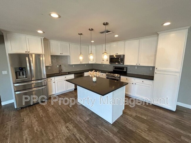 Building Photo - 2119 N 68th Pl