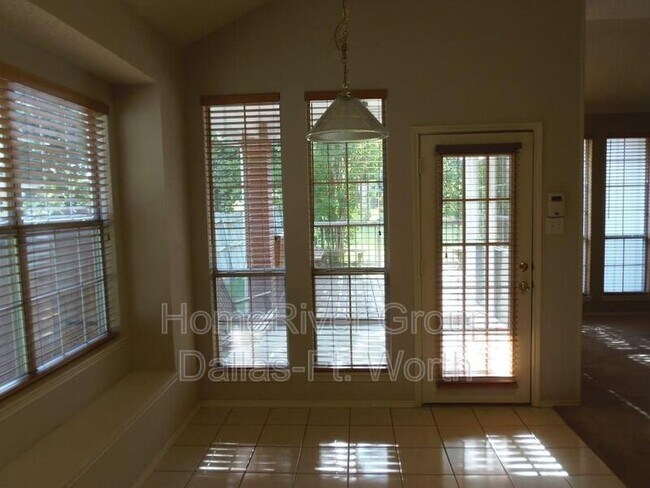 Building Photo - 5010 Wordsworth Dr