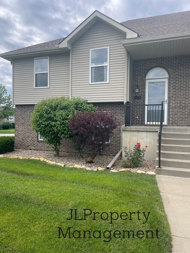 Primary Photo - 3826 NE 86th Terrace