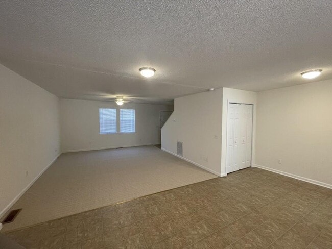 Building Photo - 47 Wanda St