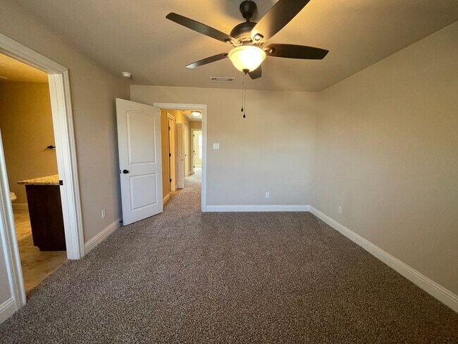 Building Photo - YOUR Dream Home is HERE! ~3 Bedroom 2.5 Bath ~ Full Size Washer/Dryer Connections Upstairs ~ Stai...