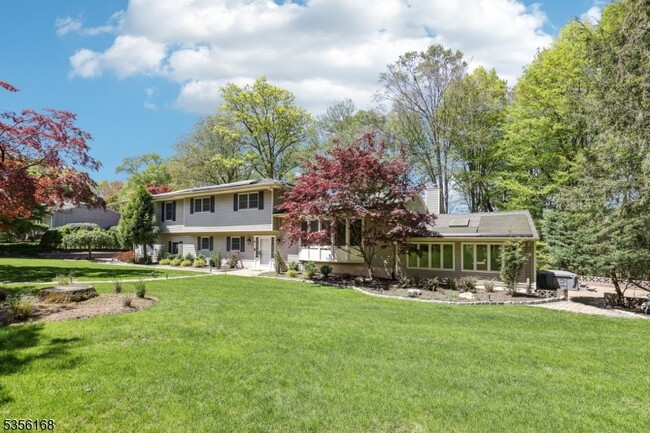 Building Photo - 275 Sycamore Ct