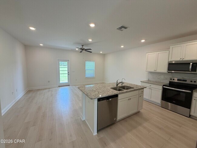 Foto del edificio - 479 Melrose Wy