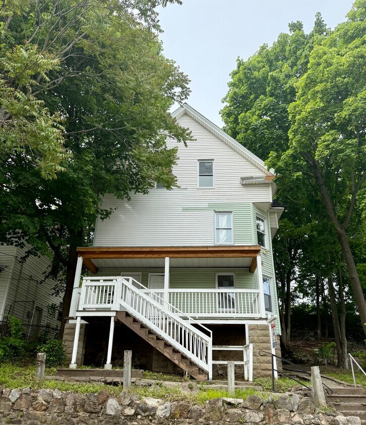 Primary Photo - 49 Ashley St