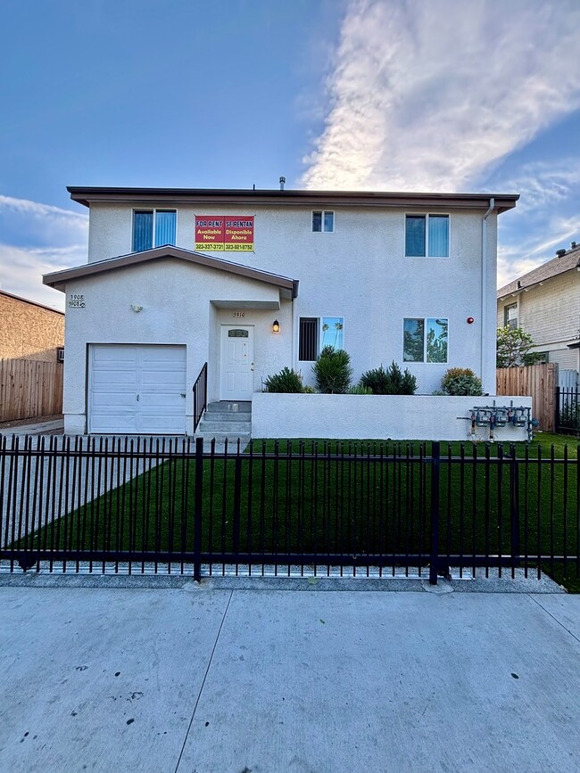 Building Photo - 3910 Halldale Ave