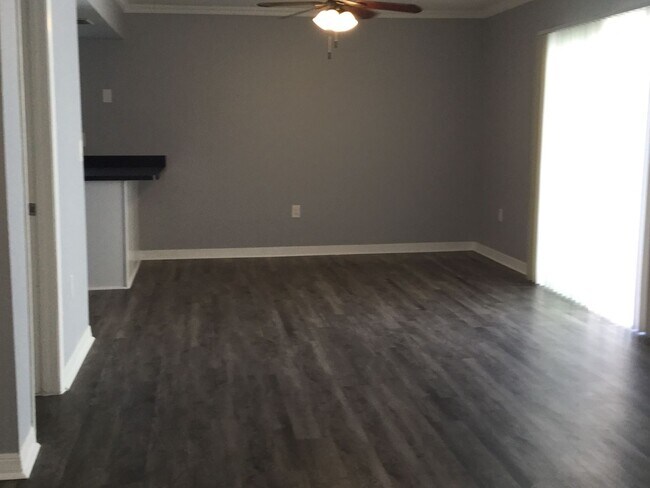 Building Photo - LAKE DEXTER WOODS REMODELED 3BR/2.5BA