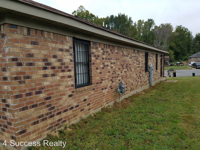 Building Photo - 3569 Russelwood Dr